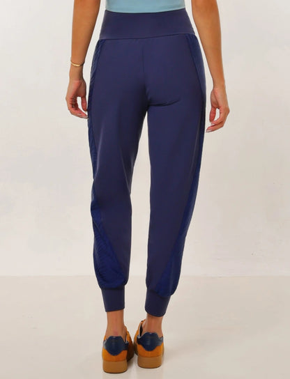 Annie Jogger